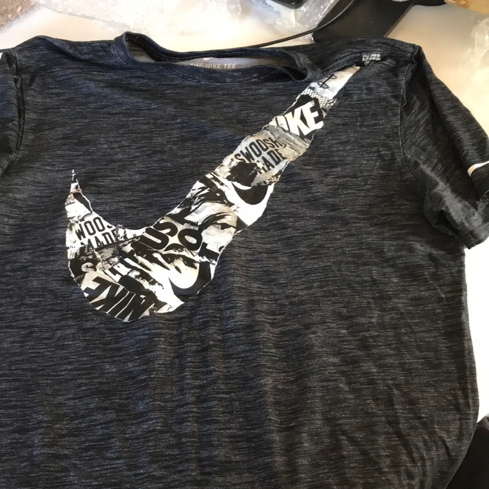 Nike Men’s Shirt
